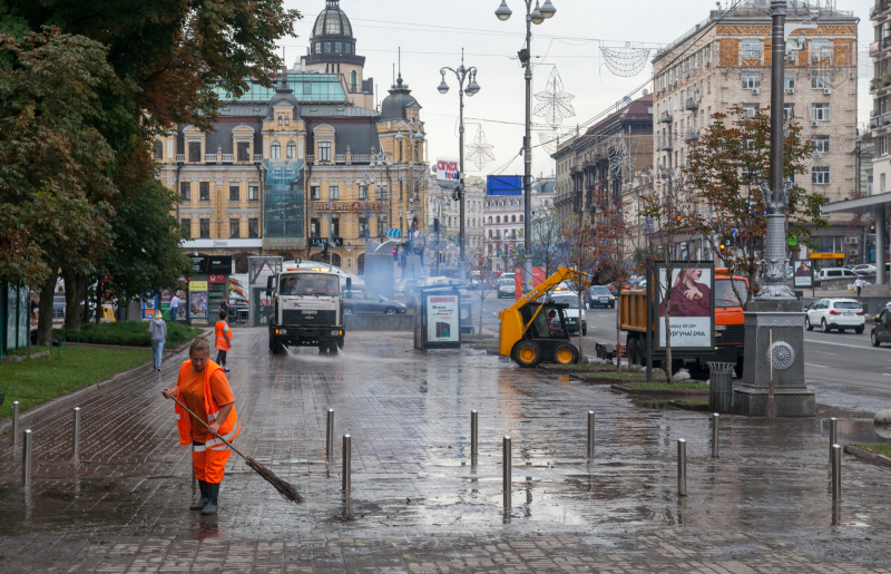 В Киеве из-за грозы повалены 200 деревьев и 5 опор электропередач